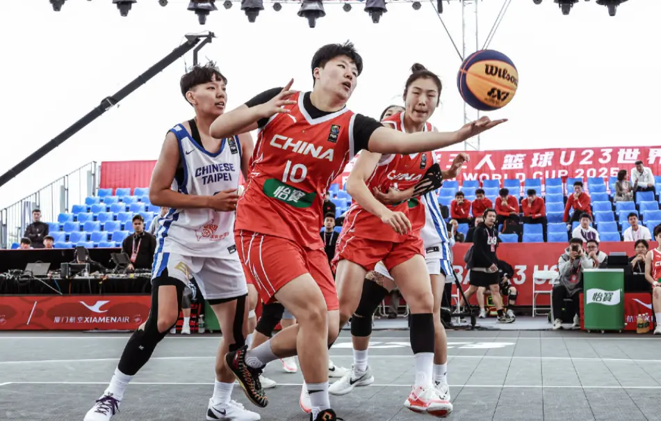 三届杀进U, 女篮三人世, 项目上的传 三届杀进U, 女篮三人世, 项目上的传